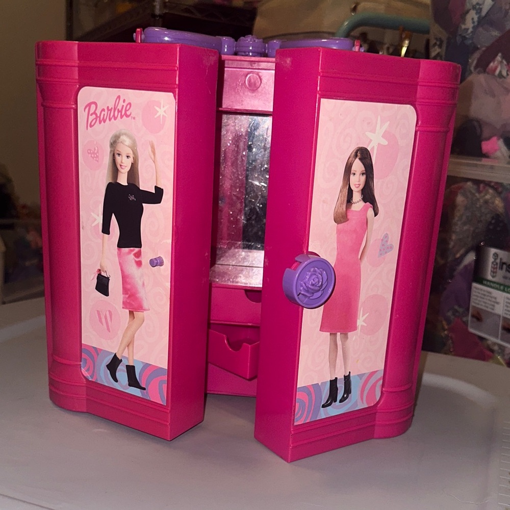 Vintage Barbie Pink Fashion Doll Case.